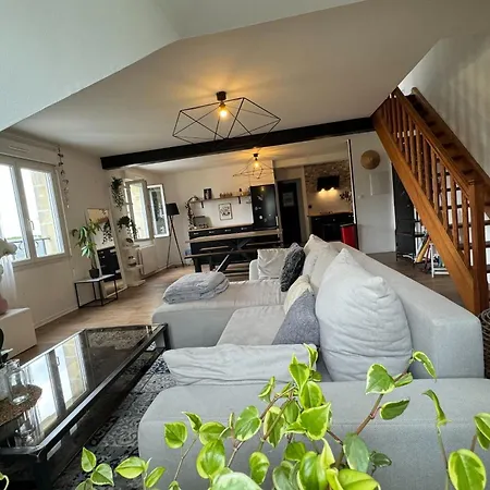 Spacious Duplex In The Heart Of Caen